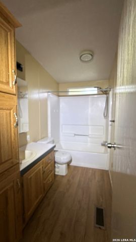 309 Hickory Run, La Vernia, TX 78121