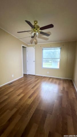 309 Hickory Run, La Vernia, TX 78121