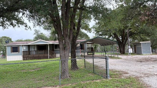 309 Hickory Run, La Vernia, TX 78121