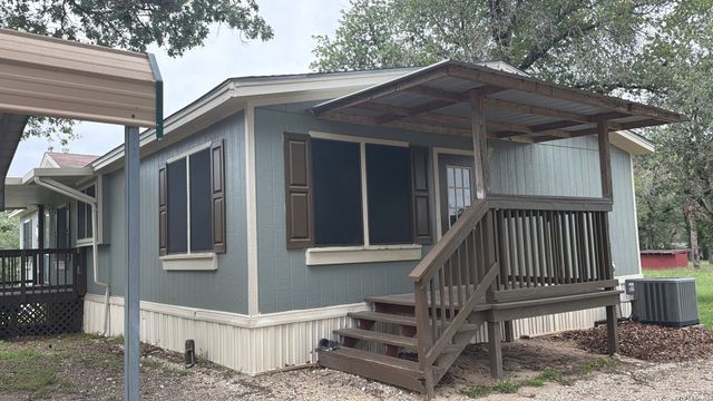 309 Hickory Run, La Vernia, TX 78121