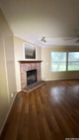 309 Hickory Run, La Vernia, TX 78121