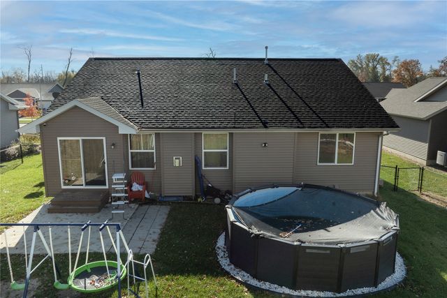 1912 Shady Grove Road SW, Cedar Rapids, IA 52404