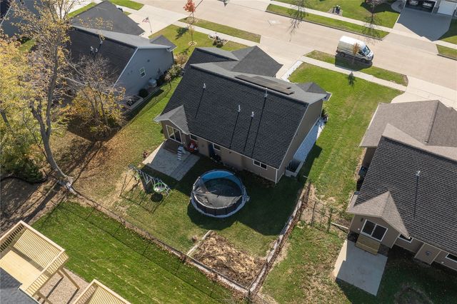 1912 Shady Grove Road SW, Cedar Rapids, IA 52404