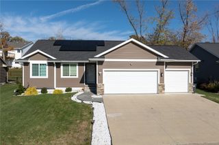 1912 Shady Grove Road SW, Cedar Rapids, IA 52404