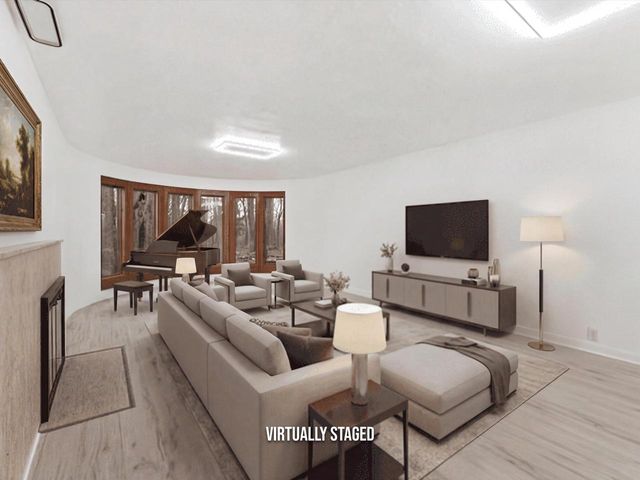 1608 N Rapids ROAD, Manitowoc, WI 54220