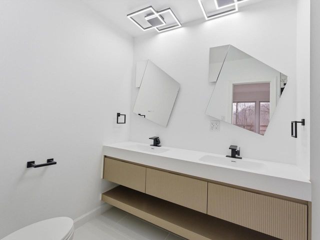 1608 N Rapids ROAD, Manitowoc, WI 54220