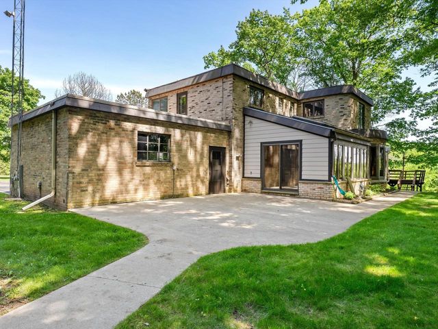 1608 N Rapids ROAD, Manitowoc, WI 54220