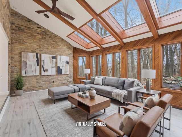 1608 N Rapids ROAD, Manitowoc, WI 54220