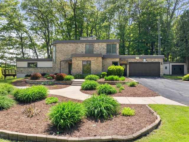 1608 N Rapids ROAD, Manitowoc, WI 54220