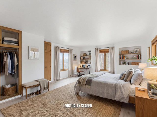 1608 N Rapids ROAD, Manitowoc, WI 54220