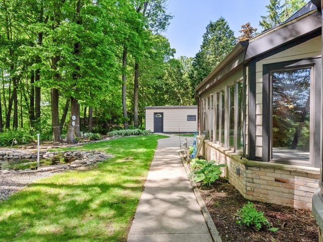 1608 N Rapids ROAD, Manitowoc, WI 54220