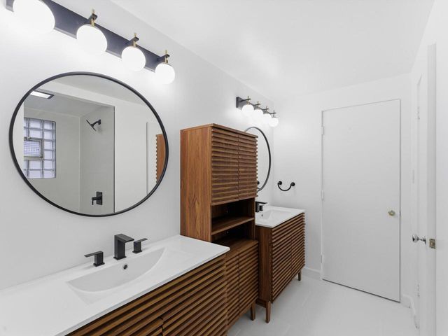 1608 N Rapids ROAD, Manitowoc, WI 54220