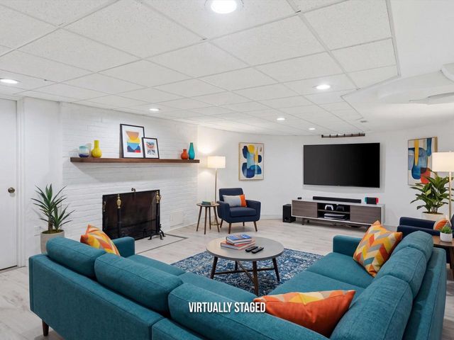 1608 N Rapids ROAD, Manitowoc, WI 54220