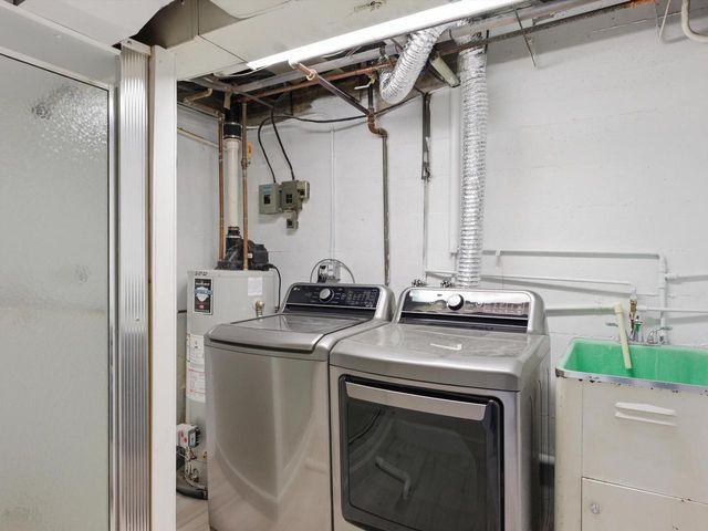 1608 N Rapids ROAD, Manitowoc, WI 54220