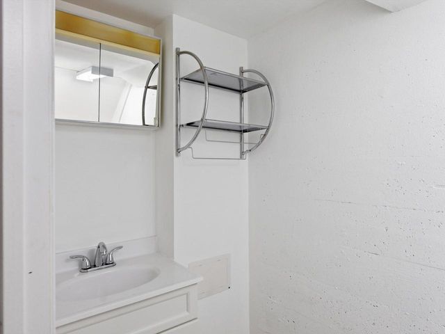 1608 N Rapids ROAD, Manitowoc, WI 54220