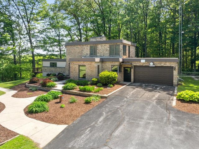 1608 N Rapids ROAD, Manitowoc, WI 54220