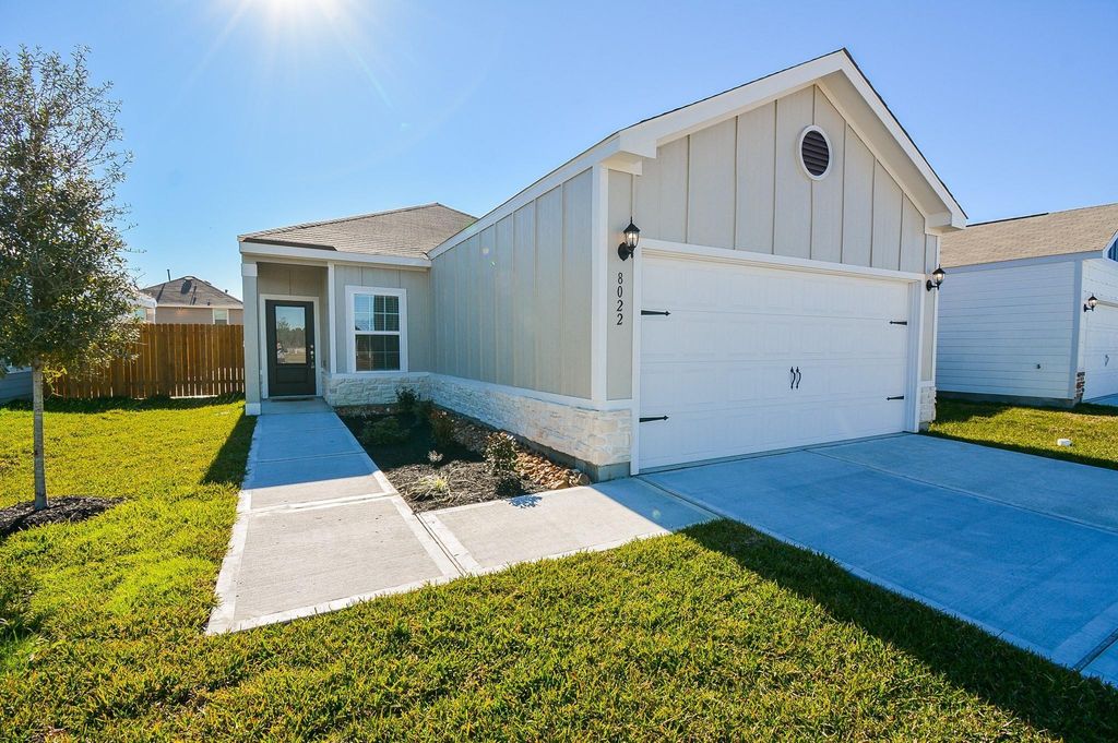 8022 Burnt Orchid Drive, Houston, TX 77016