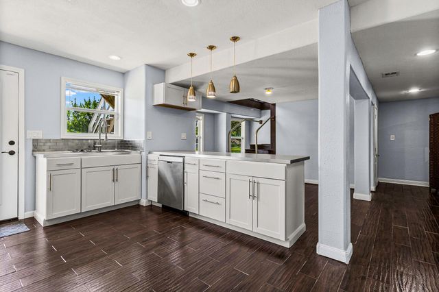 210 Bay Haven Blvd, Livingston, TX 77351