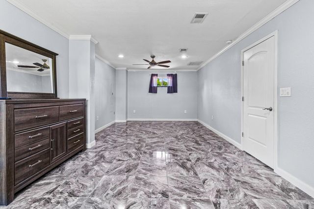 210 Bay Haven Blvd, Livingston, TX 77351