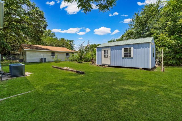 210 Bay Haven Blvd, Livingston, TX 77351