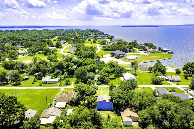 210 Bay Haven Blvd, Livingston, TX 77351