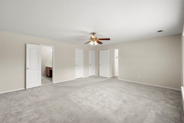 308 Valley Ridge Drive, Red Oak, TX 75154