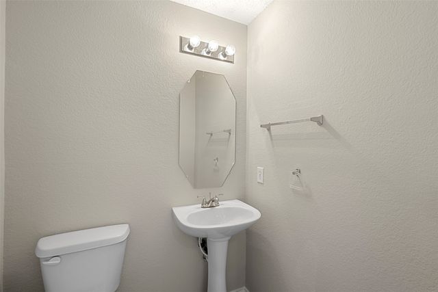 308 Valley Ridge Drive, Red Oak, TX 75154