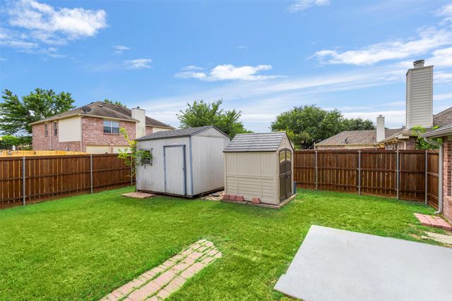 308 Valley Ridge Drive, Red Oak, TX 75154
