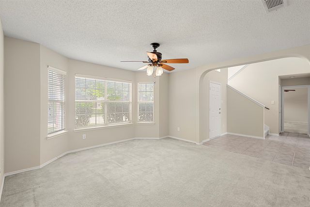 308 Valley Ridge Drive, Red Oak, TX 75154