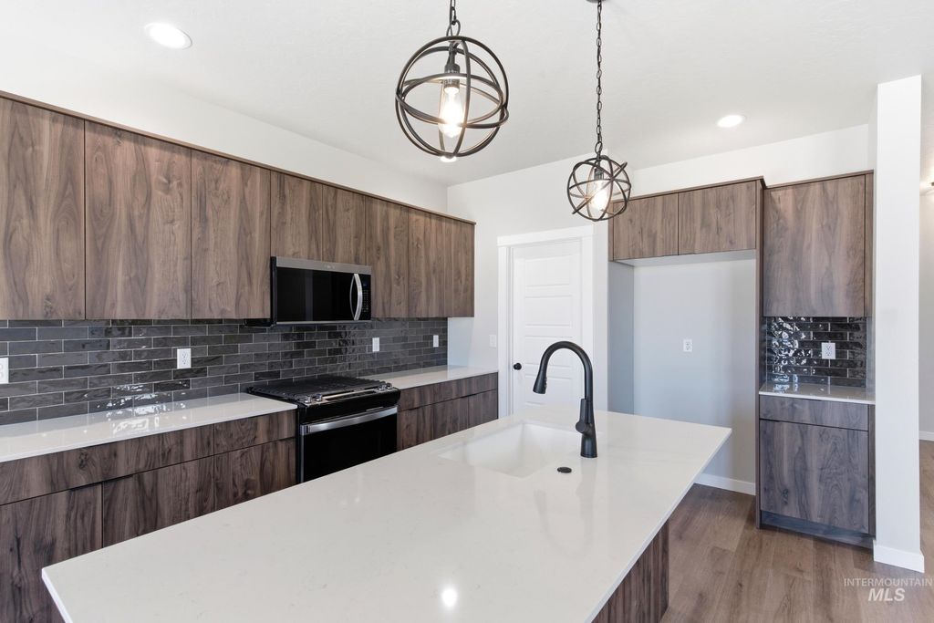 2081 S Summerson Way, Meridian, ID 83642 photo 4