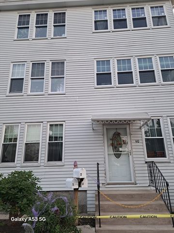 40 Ames St 3, Worcester, MA 01604