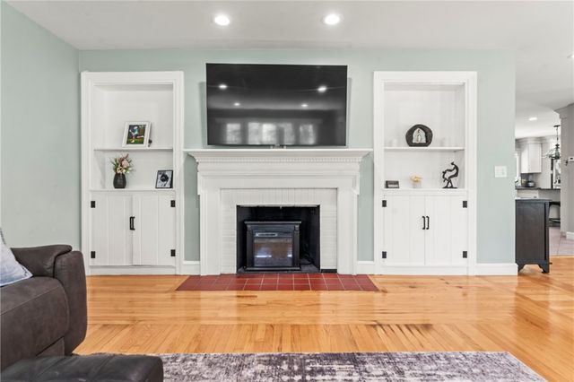 304 Post Road, Westerly, RI 02891