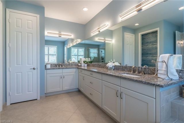 4347 Aurora ST, Naples, FL 34119