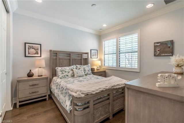 4347 Aurora ST, Naples, FL 34119