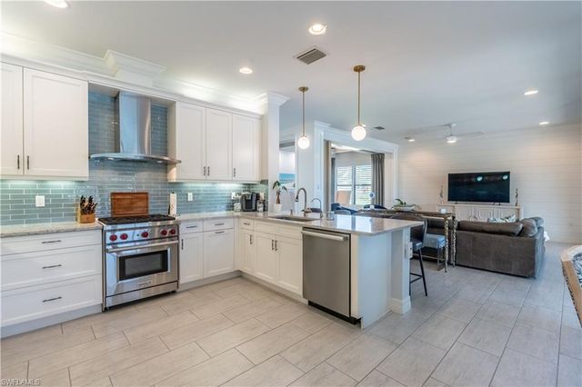 4347 Aurora ST, Naples, FL 34119