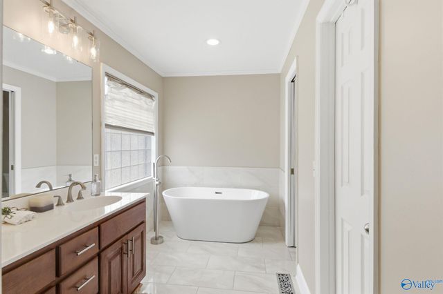 162 Whippoorwill Drive, Huntsville, AL 35811