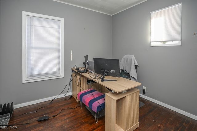 2099 Waterbury Road, Lakewood, OH 44107