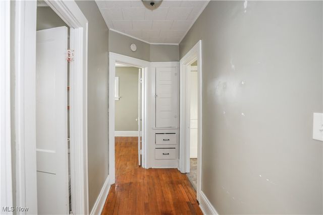 2099 Waterbury Road, Lakewood, OH 44107