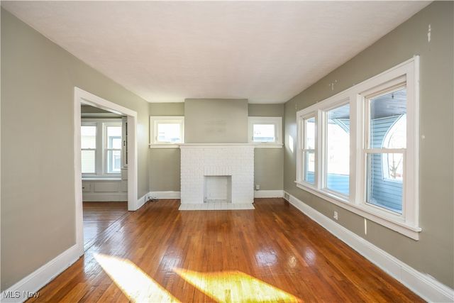 2099 Waterbury Road, Lakewood, OH 44107