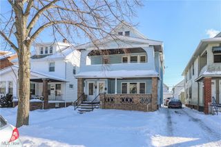 2099 Waterbury Road, Lakewood, OH 44107