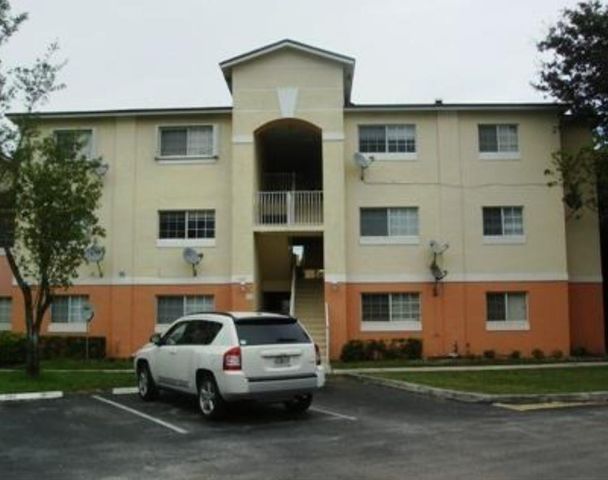 3700 N 56TH Avenue 1030, Hollywood, FL 33021