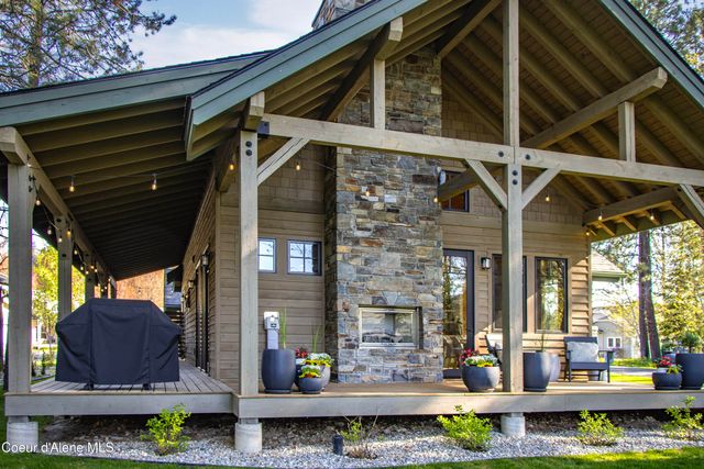 502 Hornby PL, Dover, ID 83825