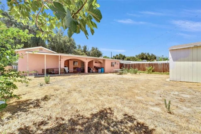 2295 Ramona, San Bernardino, CA 92411