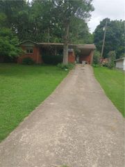 208 Academy Road, Berryville, AR 72616
