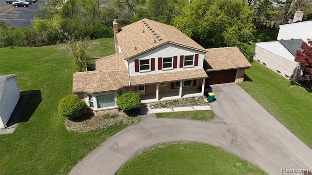 28989 Ramblewood Drive, Farmington Hills, MI 48334