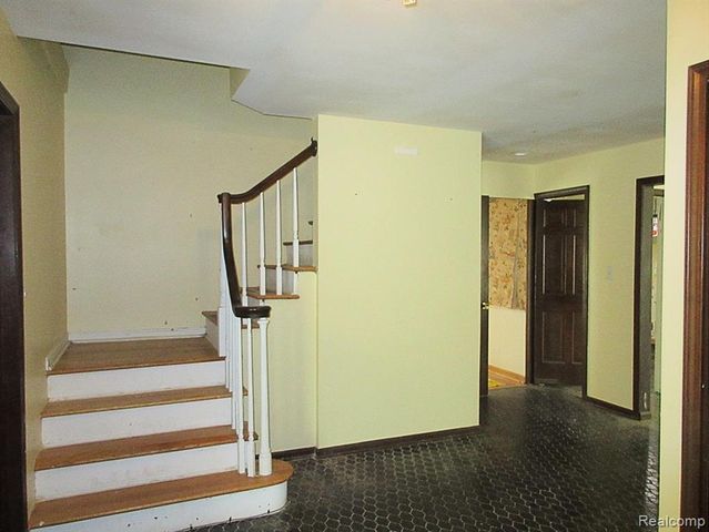 28989 Ramblewood Drive, Farmington Hills, MI 48334