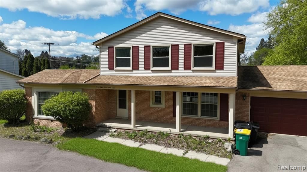 28989 Ramblewood Drive, Farmington Hills, MI 48334