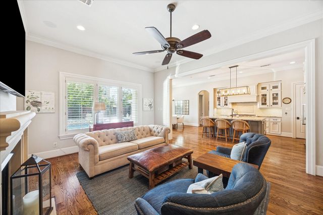 1525 Wakefield Drive, Houston, TX 77018