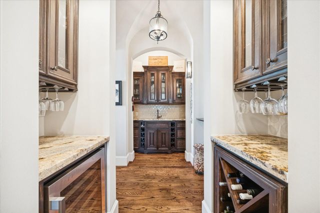 1525 Wakefield Drive, Houston, TX 77018