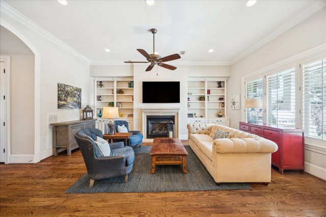 1525 Wakefield Drive, Houston, TX 77018